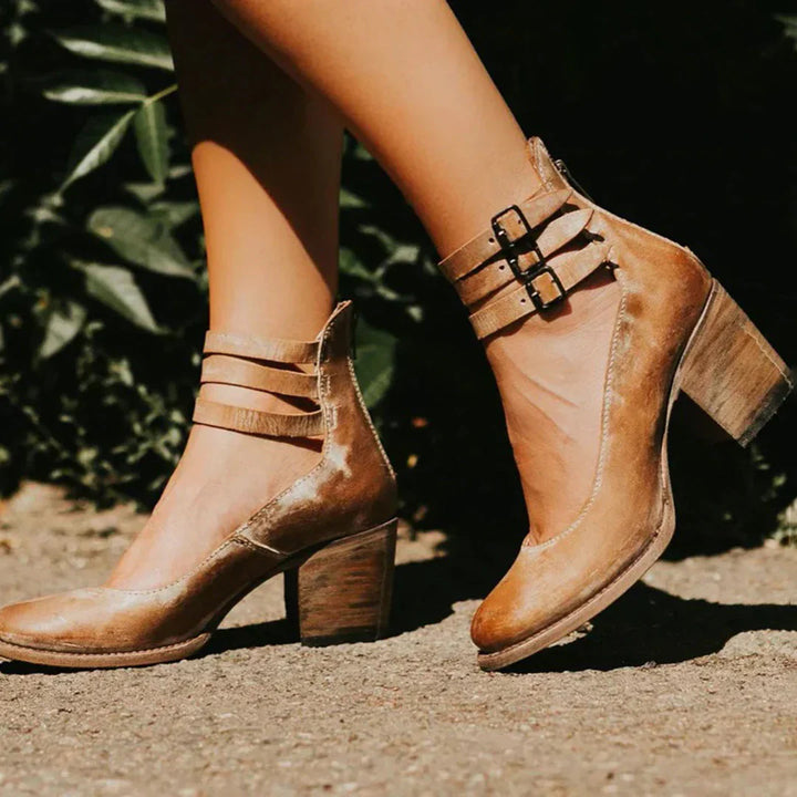 Samantha | Timeless Vintage Pumps