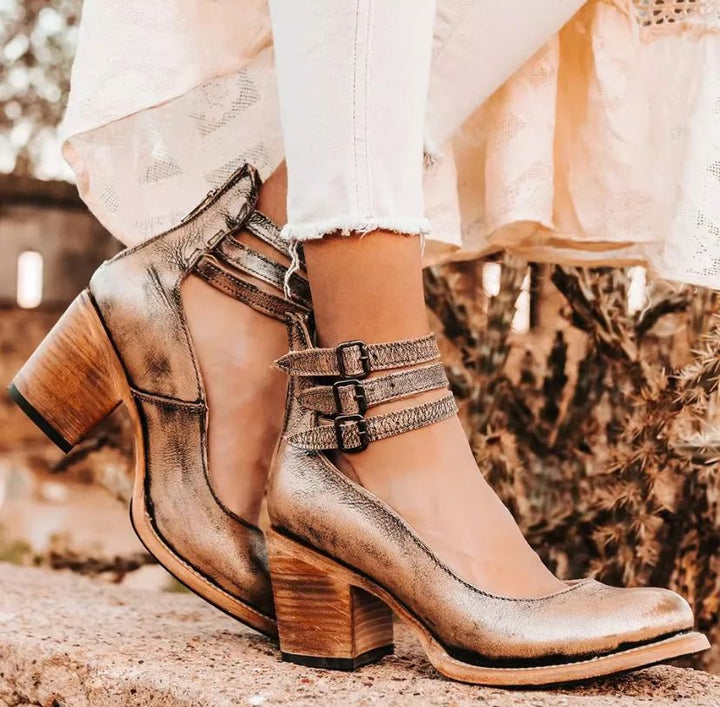 Samantha | Timeless Vintage Pumps