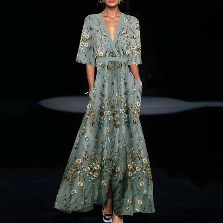 Jamie - Chic Maxi Dress with Floral Design