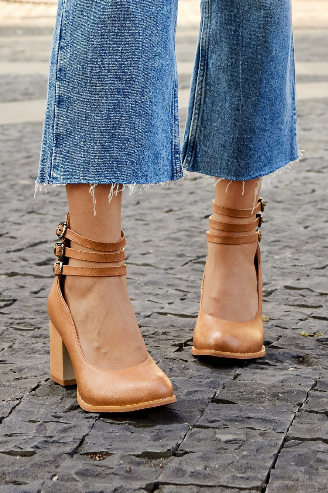 Criselle | Smooth sandals with ankle strap and chunky heel