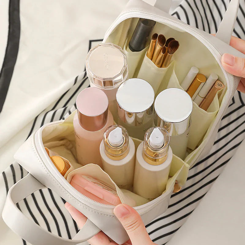 Renske - Stylish Compact Makeup Bag